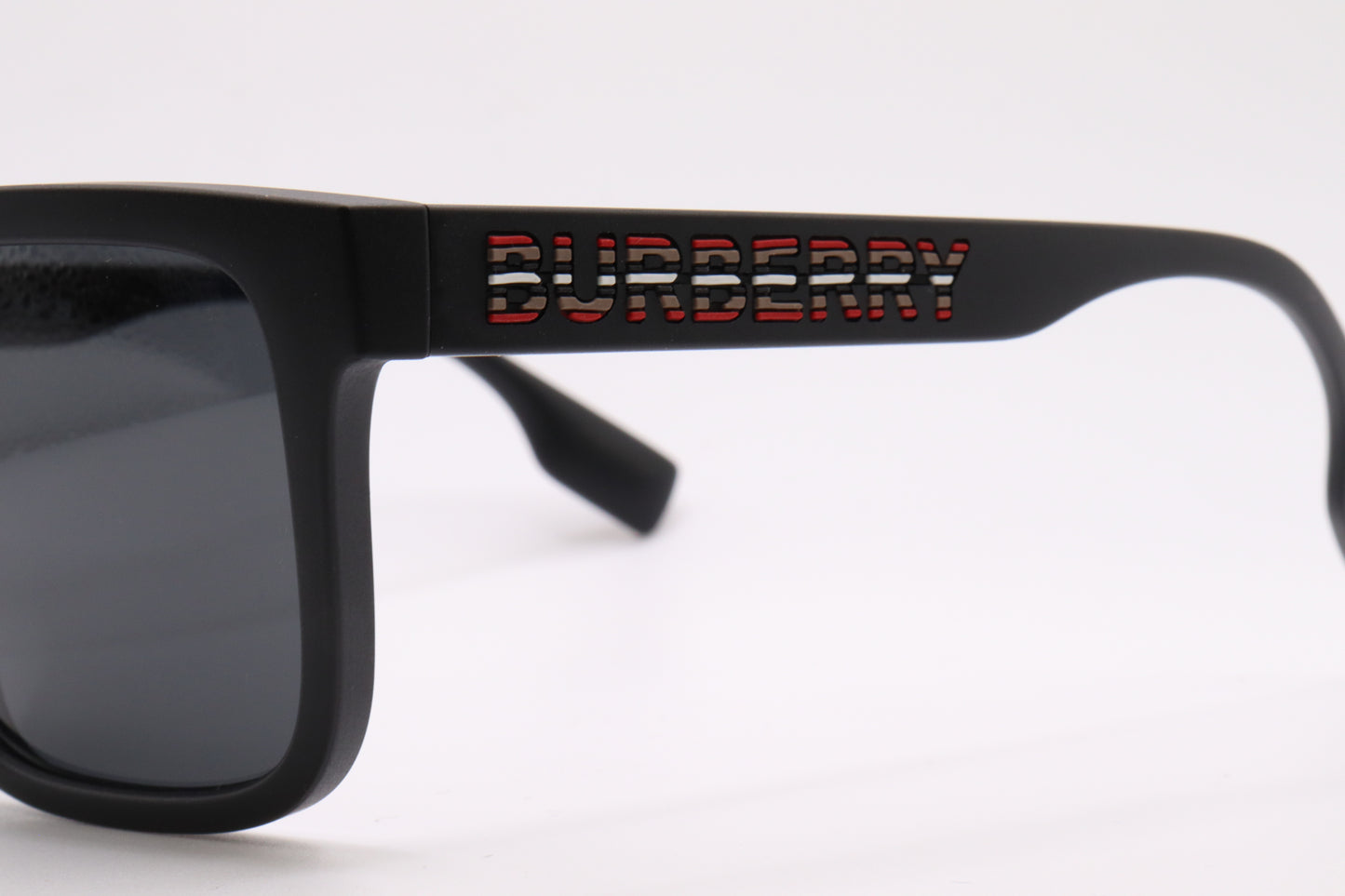 Burberry B4402-U